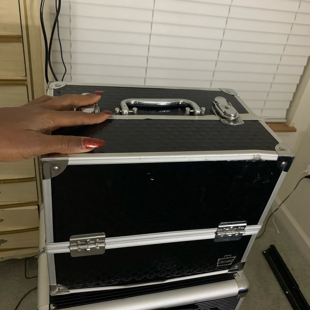 Makeup Train Caae - Picture 11 of 14